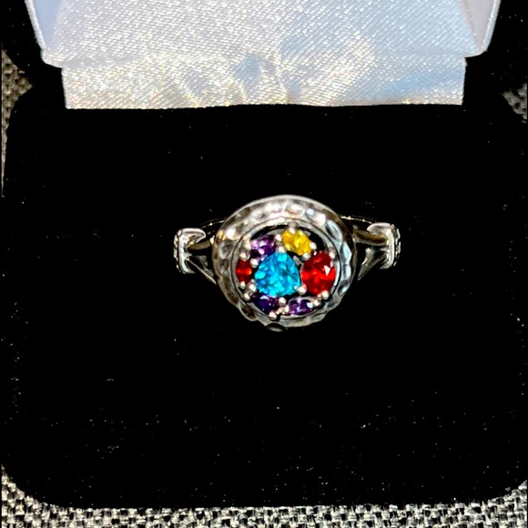Jewelry - Beautiful Multi-Stone Sterling Silver Ring. SZ 7. 💙